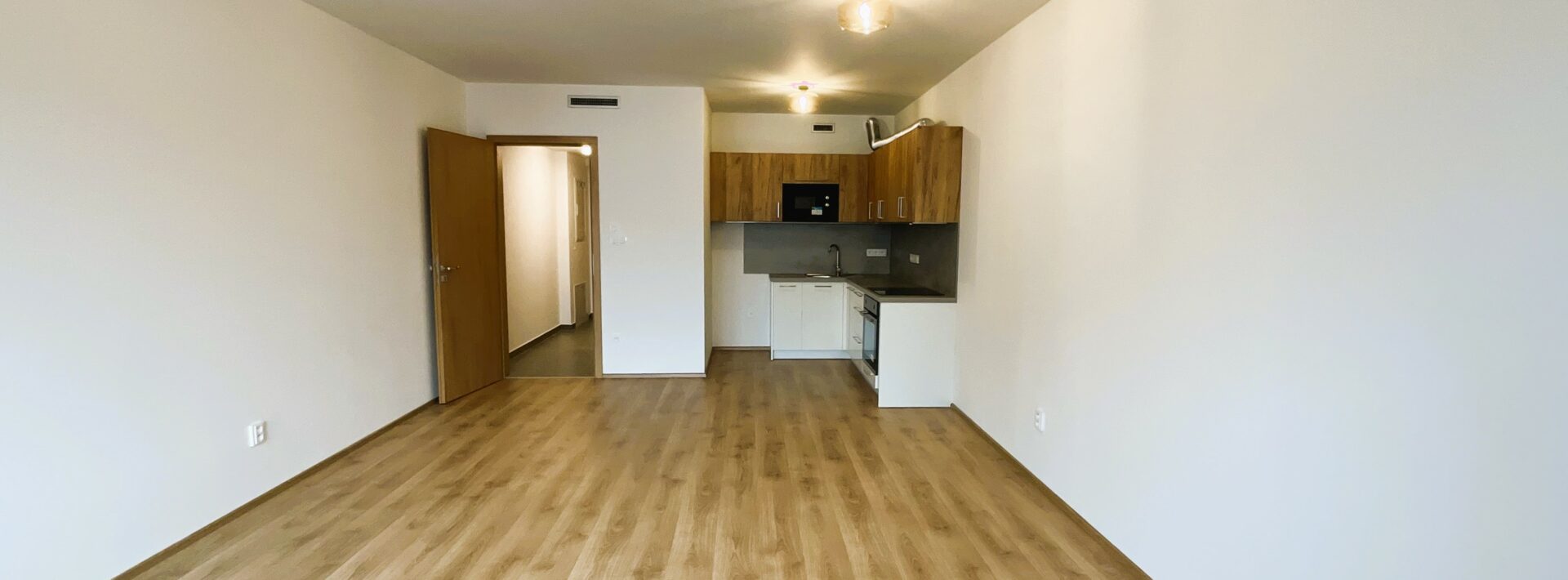 Pronájem bytu 1+kk v novostavbě bytového domu nábřeží Závodu míru, Pardubice